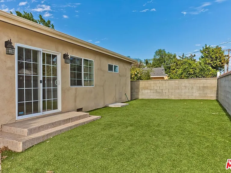 17322 Martha St — Photo 20