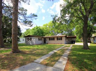 1721 W Barclay Rd, Tampa, FL 33612