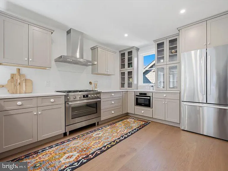 318 Dudley Ave — Photo 10