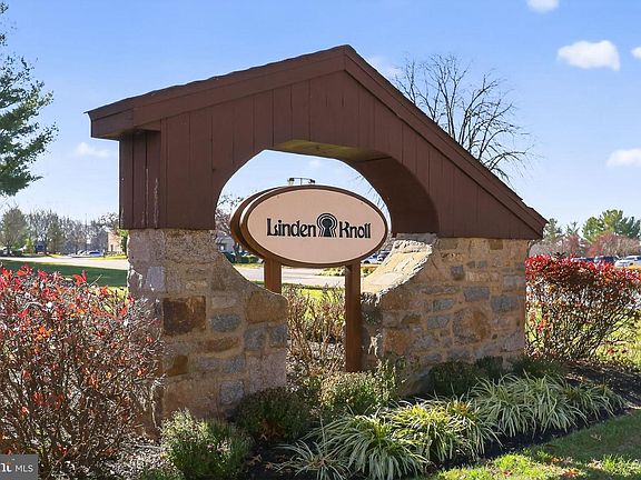 2nd image of 4702 Linden Knoll Dr APT 332