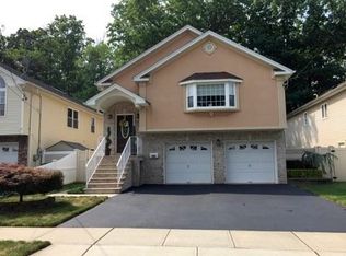 715 E Blancke St, Linden, NJ 07036