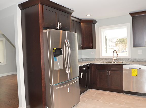 3rd image of 9037 McVicker Ave
