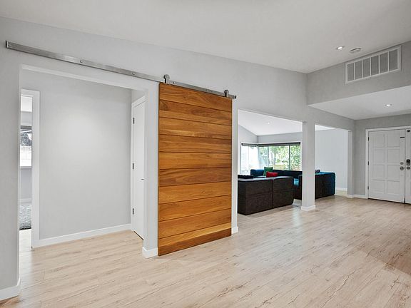 3rd image of 2134 Canoas Garden Ave