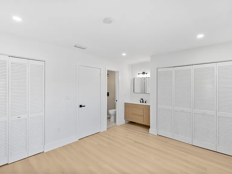 3234 W Trade Ave — Photo 9