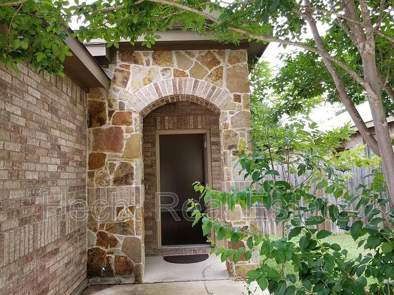 1st image of 1027 Brown Rock Dr #1