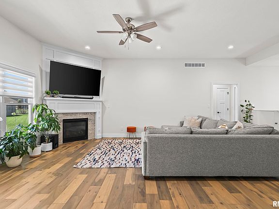 5th image of 4604 Shalegh Ave