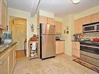 3rd image of 151 Daytona St