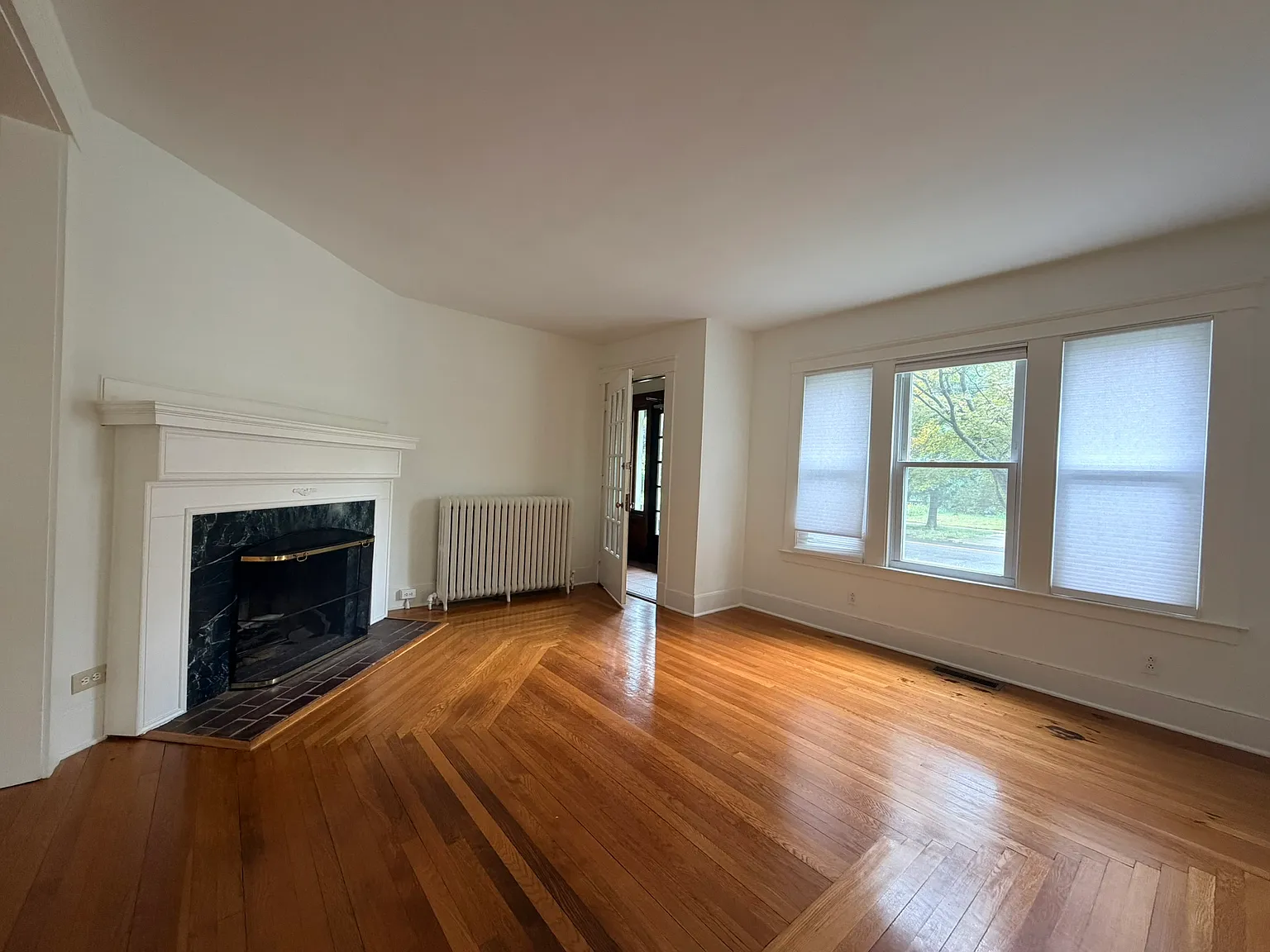 3 bed, 2177 sqft, $3,000 — Photo 2