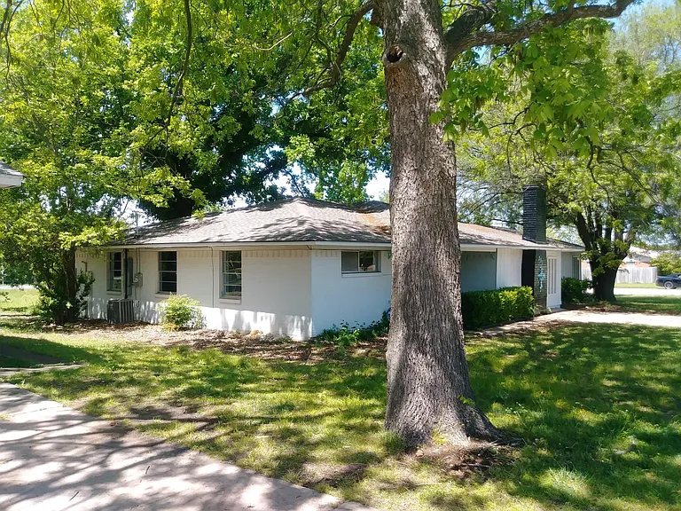 201 Brookhaven Ter — Photo 11