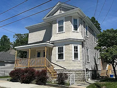 3 bed, 1100 sqft, $2,200 — Photo 1
