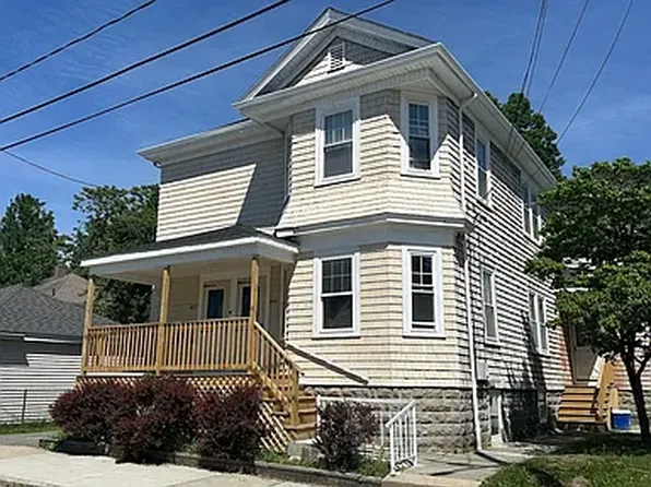 435-437 Stetson St #1, Fall River, MA 02720