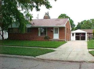 5071 Lyons Cir S, Warren, MI 48092
