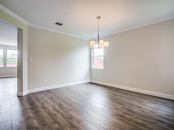3rd image of 4406 Baskerville Dr