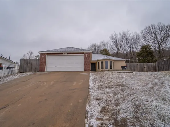 2098 Timberline Ave, Springdale, AR 72764