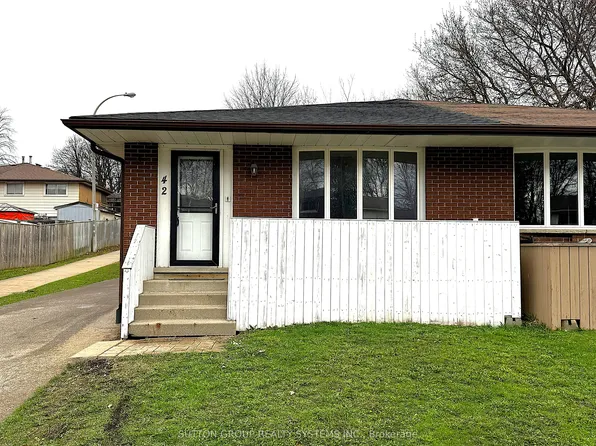 42 Ingleside Dr, Kitchener, ON N2M 2G8