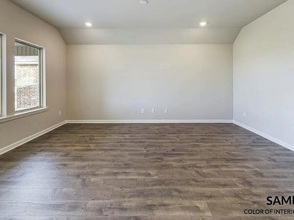 4th image of 226 Oak Heights Dr