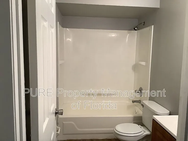 3800 NE 41st St #A — Photo 11