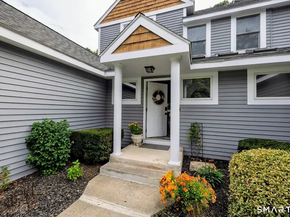 40 Riverwalk Drive, Simsbury, CT 06089