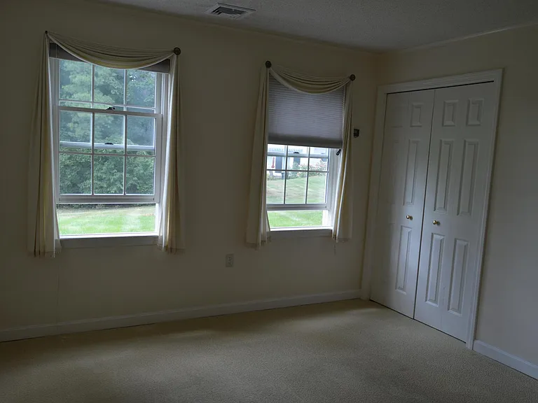 22 Windsor Ct #E — Photo 9