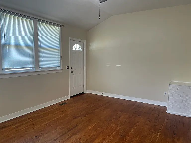 1110 Watwood Ave — Photo 4