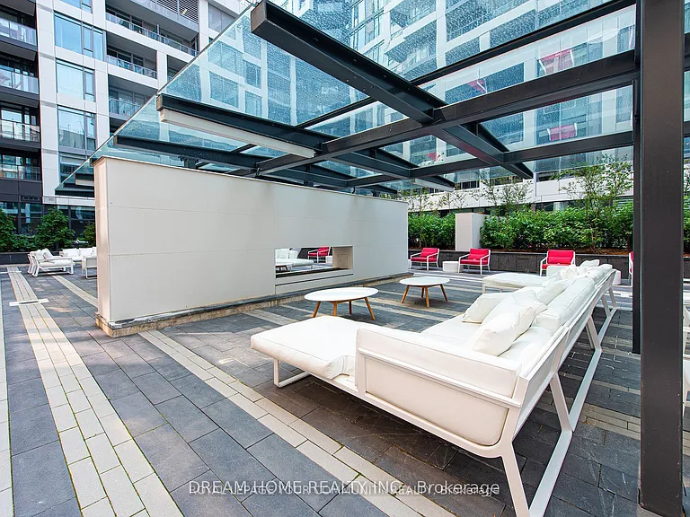 576 Front St W #601 — Photo 16
