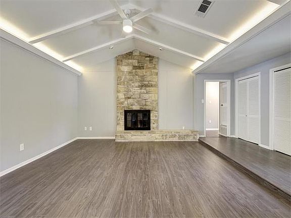5th image of 702 Little Oak Dr