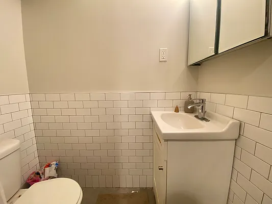 Rented by NY Space Finders Inc. | media 17