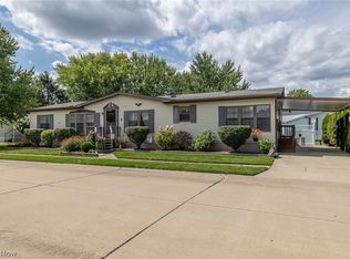 4 Symphony St, Olmsted Falls, OH 44138