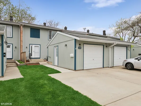 328 Elmwood Ln, Bloomingdale, IL 60108