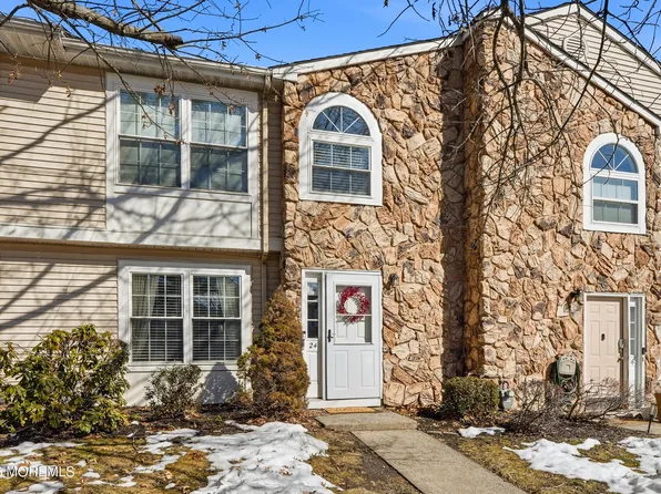 24 Karen Drive, Tinton Falls, NJ 07753