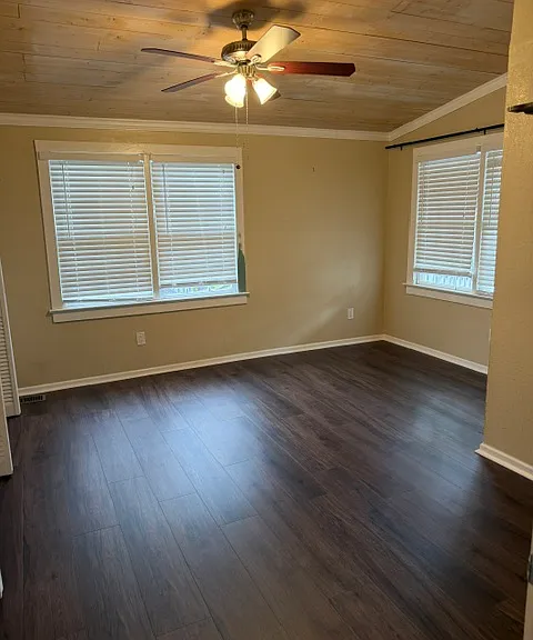 327 E Romana St #B — Photo 1