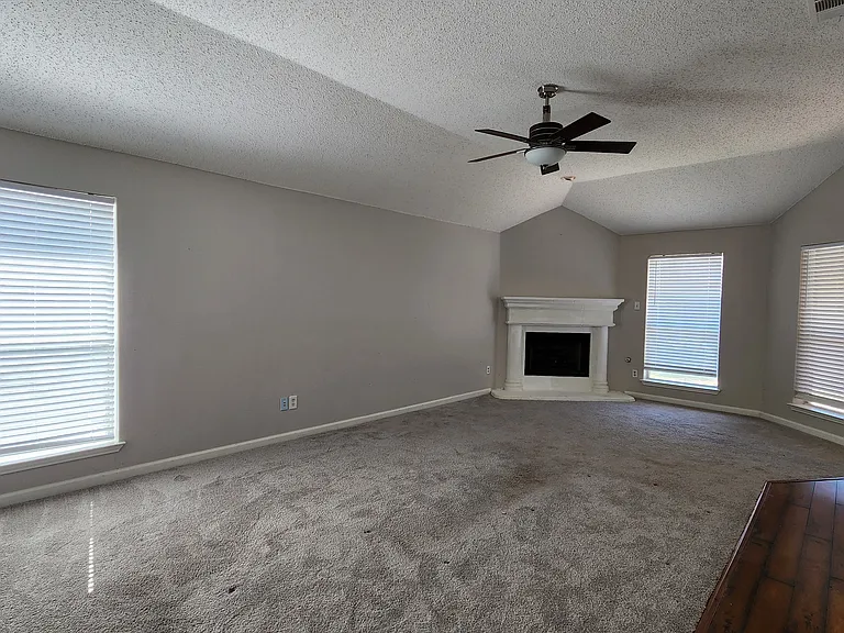 3408 Mosswood Dr — Photo 6