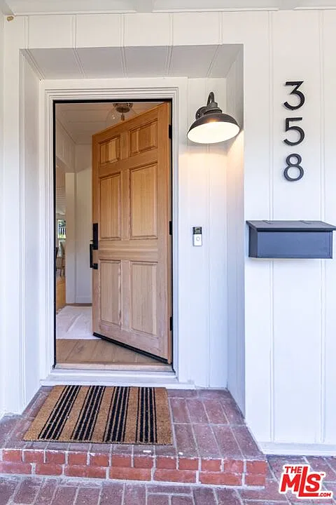 3 bed, 2.0 bath, 1862 sqft, $12,995 — Photo 2