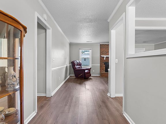 4th image of 1304 Fairlawn Dr