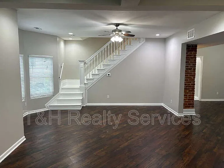 2246 Bellefontaine St — Photo 2
