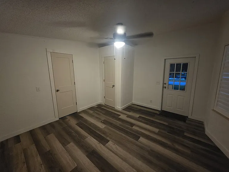3615 Lazy Lake Dr S — Photo 2