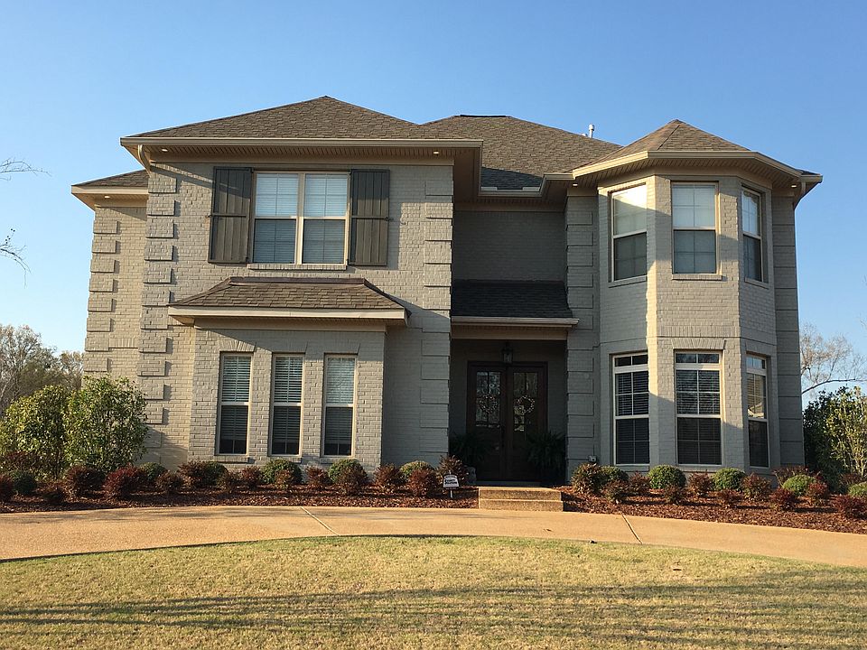 Front with Circle Drive