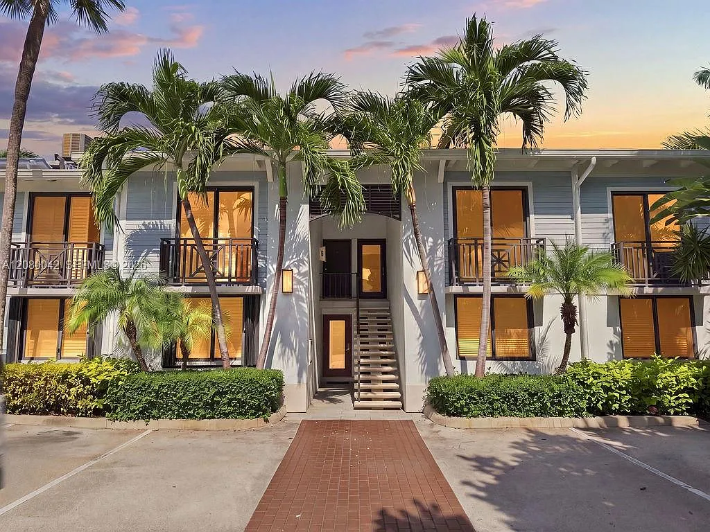 Oceanage Condo — Photo 1