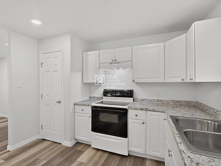 4401 Steven St — Photo 10