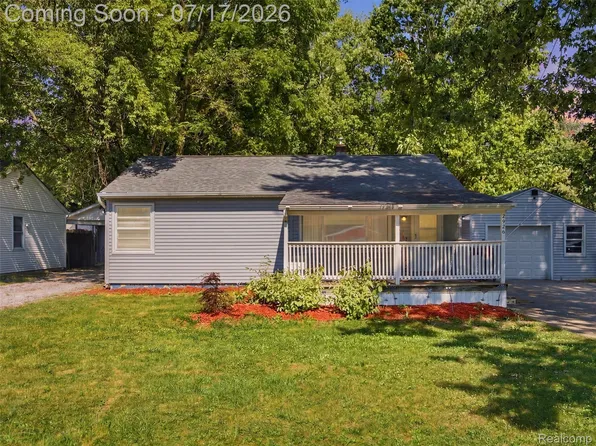 3328 Mills Acres St, Flint, MI 48506
