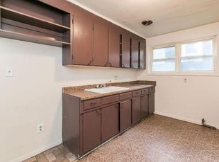 621 Pond St APT 2, Syracuse, NY 13208