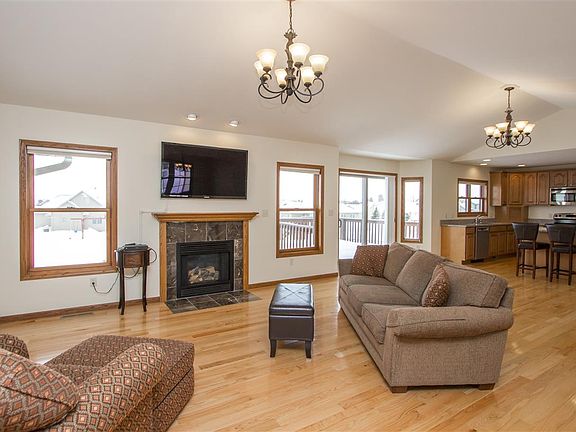 4th image of 4227 Deena Dr
