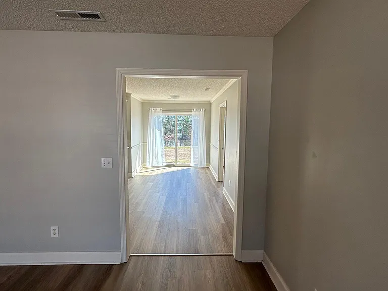 3621 Beacon Dr — Photo 5