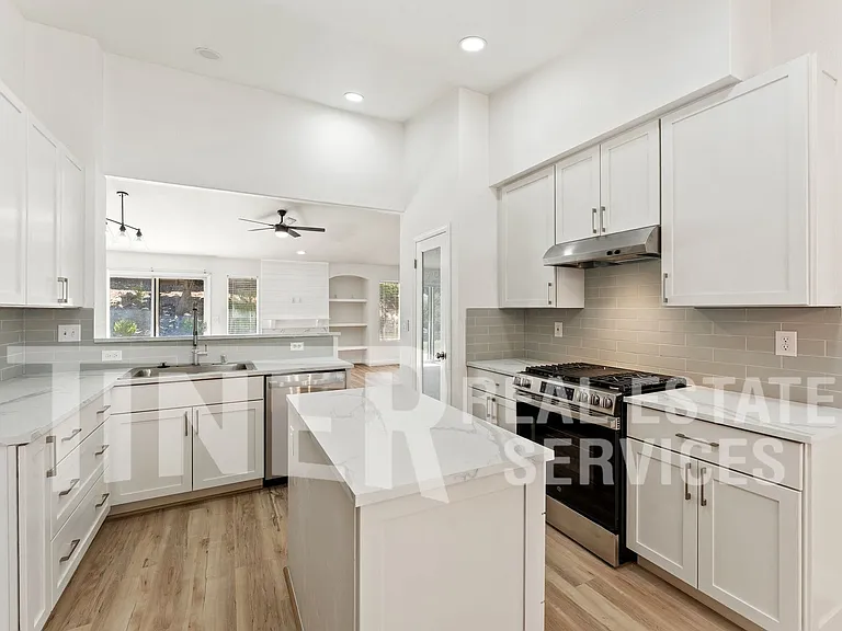 1742 Poppy Dr — Photo 9