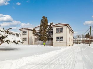 1023 Churchill Ave #1, Oakville, ON L6H 2A7