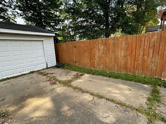 5th image of 1312 Hardesty Blvd