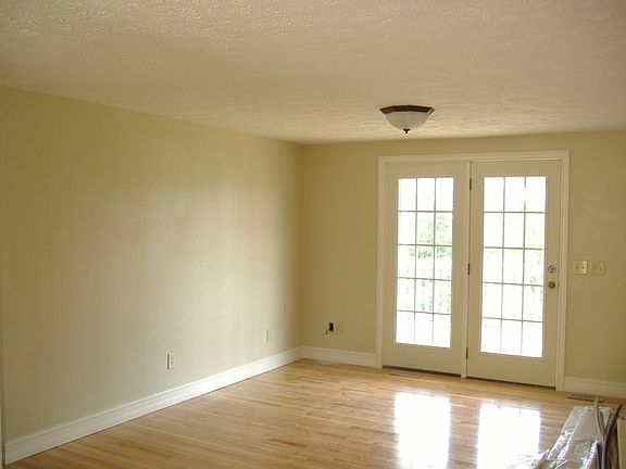 5th image of 164 Chataigne Ln Unit 2