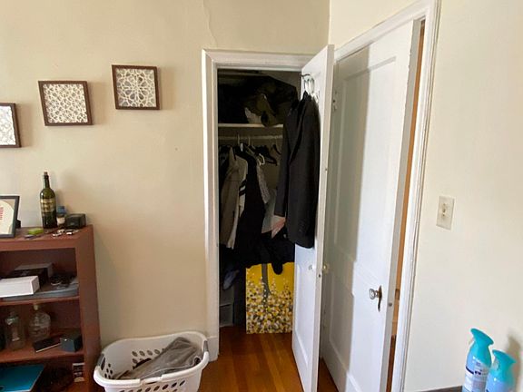 3rd image of 3426 W Grace St APT 10