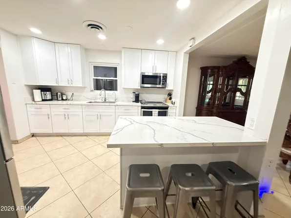 1909 E 6TH Avenue E, Mesa, AZ 85204