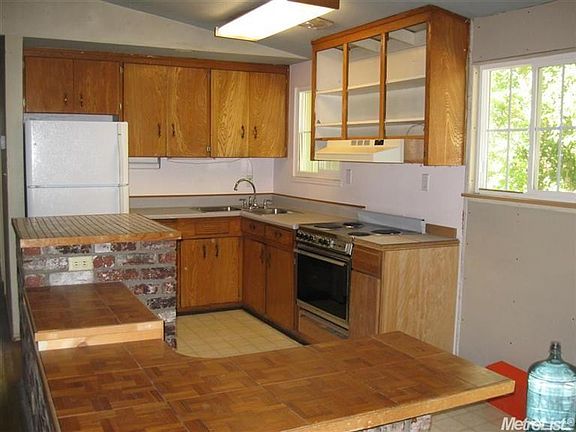 3rd image of 4909 Donovan Dr
